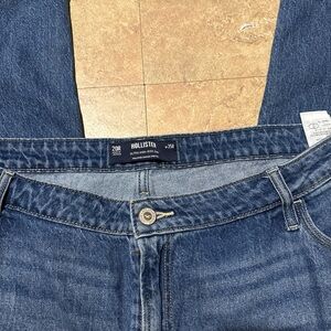 Hollister Men's Relaxed Fit Denim Jeans